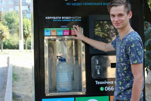 Какую воду пить Украинцам